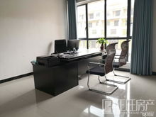 新城區(qū)豪華寫字樓 配備全套辦公設備，地理位置優(yōu)越，采光極佳